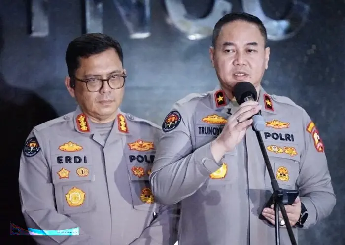 Aparat Kepolisian Kebut Pengiriman Bantuan ke Titik Bencana di Sumatera