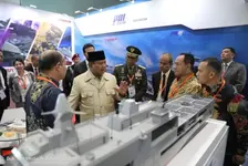Prabowo Boyong Industri Pertahanan Lokal Unjuk Gigi di IDEX 2023