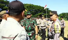 Kapolri dan Panglima TNI Pimpin Apel Gabungan Pengamanan KTT ASEAN 2023