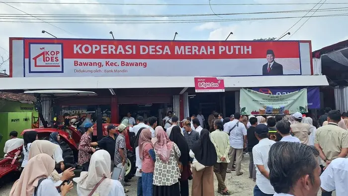 Peresmian Koperasi Desa Merah Putih di Kecamatan Bawangan, Kabupaten Batang, Jawa Tengah.
