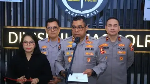 Kadiv Humas Polri, Irjen Pol. Johnny Eddizon Isir