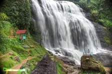 Ridwan Kamil Jajal Wisata Ekstrem Curug Cikondang, Tertarik Mencoba?
