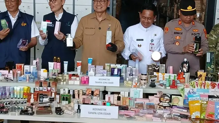 Kepala BPOM Taruna Ikrar