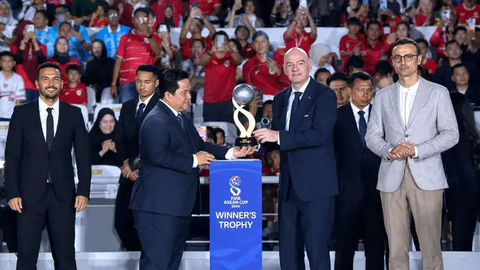 Erick Thor dan presiden FIFA Gianni Infantino