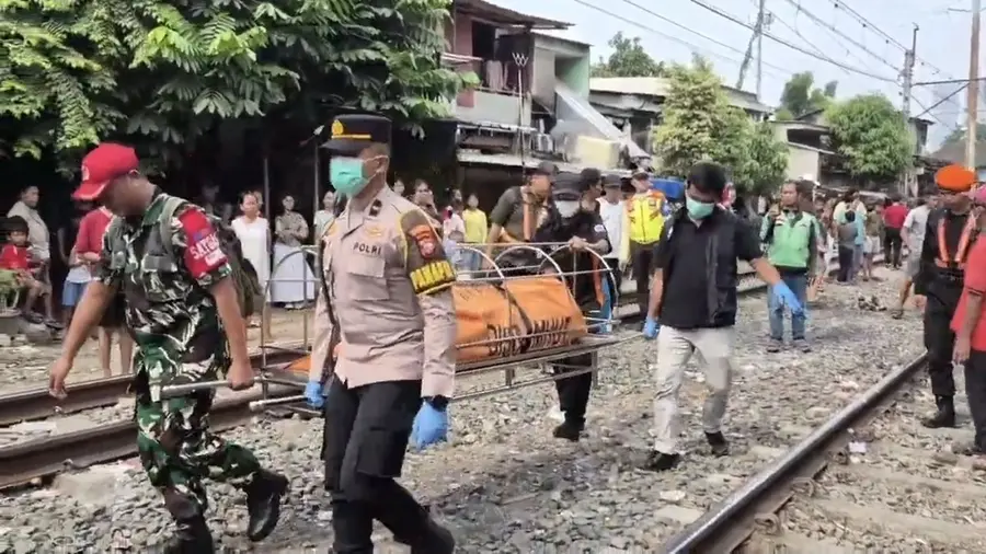 Wanita Muda Tewas Tertabrak KRL di Pejompongan Tertabrak Kereta