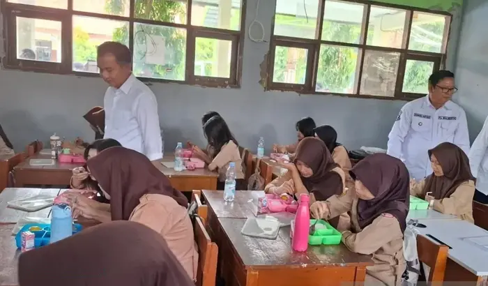 Program MGB Ditargetkan Jangkau 82 Juta Anak, Meski Banyak Kasus Keracunan