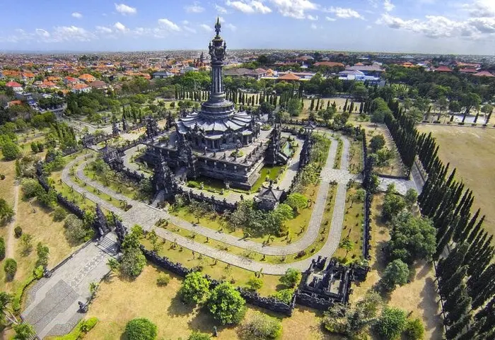 DPR Minta Aparat Tegas Pada WNA di Bali, Jaga Wibawa Hukum RI
