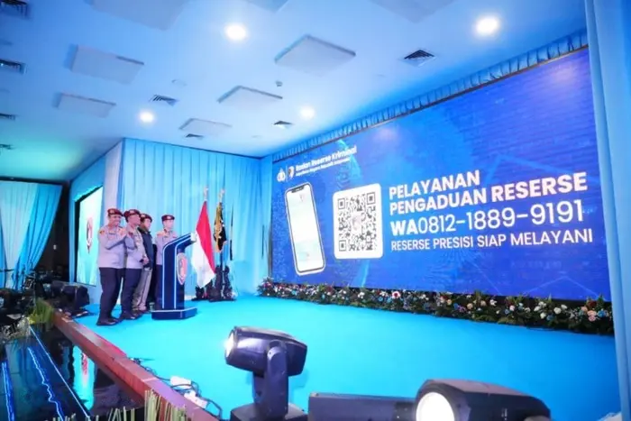 Warga Kini Bisa Lapor Polisi Lewat Aplikasi di HP!