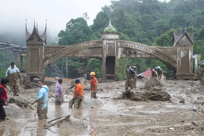 Imigrasi Diminta Gratiskan Penerbitan Ulang Dokumen bagi Korban Banjir di Sumbar