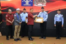 Penangkap Sindikat Perdagangan Organ Terima Penghargaan dari Dirjen Imigrasi