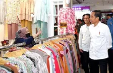 Tinjau Pasar Tanah Abang, Presiden Pastikan Aktivitas Perekonomian Sektor Riil Berjalan Baik