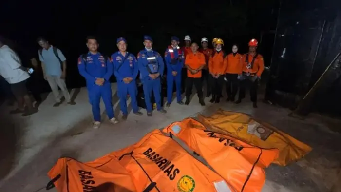 Empat ABK terjebak di ruang terbatas