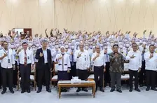 Lepaskan 246 Peserta Magang ke Jepang, Ida Fauziyah Berpesan Jangan Ragu Curhat ke KBRI