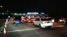 Puncak Arus Balik, Tol Warugunung Dipadati Kendaraan Saat Malam Hari