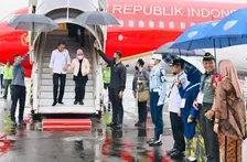 Jokowi Resmikan Kereta Api Depo Maros di Sulawesi