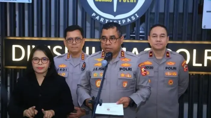 Kadiv Humas Polri, Irjen Pol. Johnny Eddizon Isir