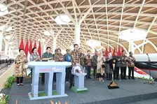 Presiden Jokowi Resmikan WHOOSH, Kereta Cepat Pertama di Indonesia