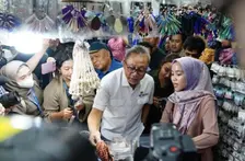 Kunjungi Pasar Tanah Abang, Zulkifli Hasan Sarankan Pedagang Jualan di E-Commerce