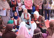 Menaker Apresiasi Pemerintah Desa Kenanga Berdayakan Desmigratif