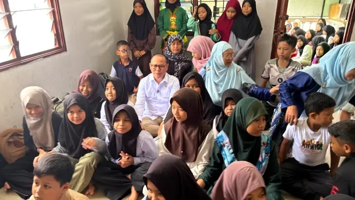 Menteri Perlindungan Pekerja Migran Indonesia (P2MI), Mukhtarudin