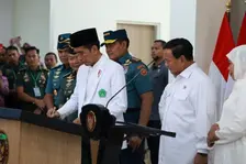 Prabowo Dampingi Presiden Resmikan Rumah Sakit TNI di Surabaya