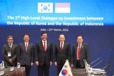 Luhut Minta Kemudahan Visa Untuk WNI ke Korea Selatan