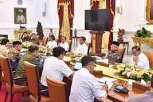 Udara Jabodetabek Buruk, Menteri LHK Cek Sejumlah Industri dan PLTU Serta Uji Coba TMC Mikro