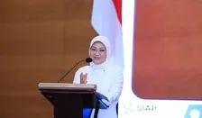 Menaker Ingatkan Para Gubernur Tetapkan Upah Minimum