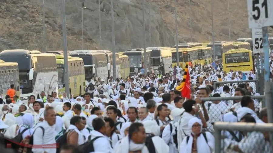 Dana Haji Rp185,73 Triliun, Kemenhaj Dorong Penguatan BPKH Suasana jemaah haji di Mina saat pelaksanaan Armuzna menjadi sorotan setelah DPR RI menemukan berbagai persoalan layanan, mulai dari kepadatan tenda hingga keterlambatan distribusi konsumsi bagi jemaa