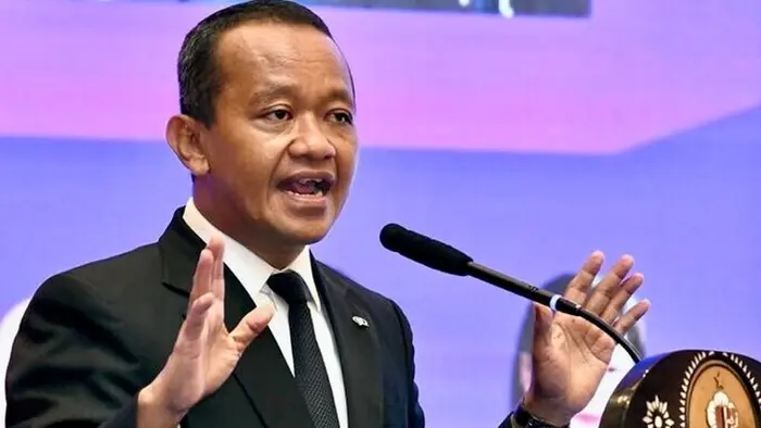 Bahlil Lahadalia menyampaikan paparan dalam sebuah forum di Jakarta