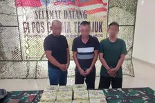 Satgas Pamtas RI Gagalkan Penyelundup Narkoba Seberat 15,75 Kg