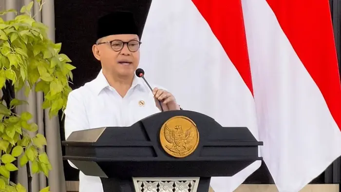 Menteri Perlindungan Pekerja Migran Indonesia Mukhtarudin meresmikan Migran Center di Politeknik Negeri Batam pada Senin (8/6/2026)