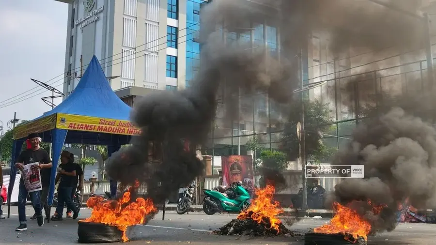 Aliansi Madura Gelar Aksi Unjuk Rasa Tuntut Penahanan Mantan Jampidsus Aliansi Madura Indonesia Desak Kejati Jatim Tahan Mantan Jampidsus Kejagung