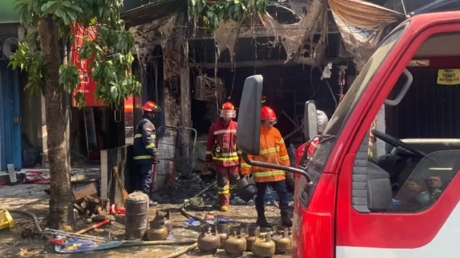 Kebakaran Toko Klontong, Satu Orang Ditemukan Tewas di Bak Mandi 1604702