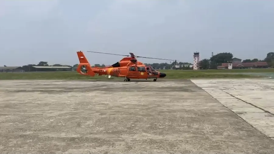 Helikopter HR-3604 Dikerahkan Cari 5 Jurnalis yang Hilang di Gunung Anak Krakatau Helikopter HR-3604