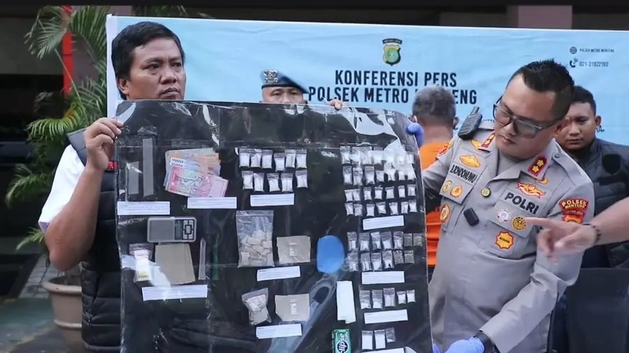 Pengedar Sabu dan Ganja Modus Bungkus Kertas Nasi Diringkus Polsek Menteng Polsek menteng