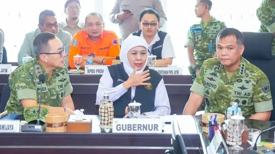 Gubernur Jatim Gandeng BNPB dan TNI-AD Tangani Karhutla di 26 Wilayah 1731288