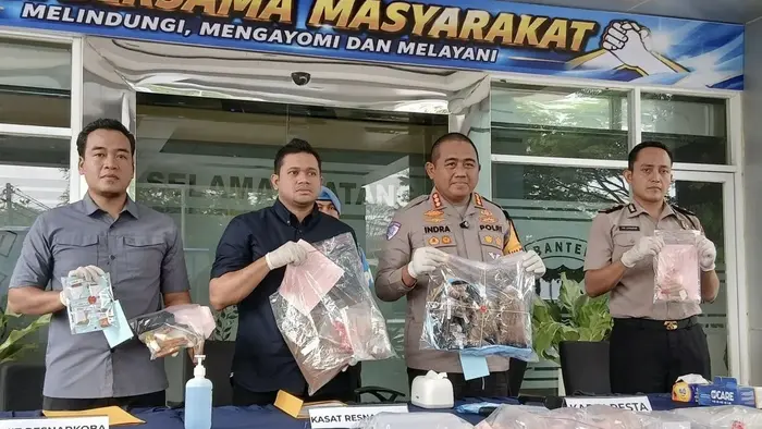 Kapolresta Tangerang Kombes Pol. Andi Muhammad Indra Waspada Amirullah (Kedua kanan)