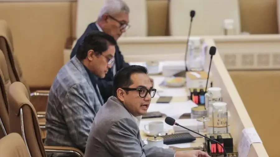 Komisi II DPR Usul Gaji Pegawai Pemda Tetap Lewat Bank Daerah Ketua Komisi II DPR RI Rifqinizamy Karsayuda