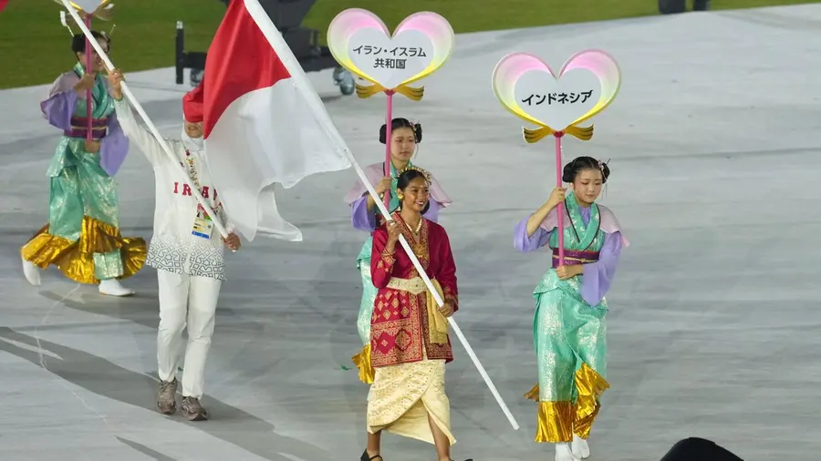 Asian Games 2026 Ditutup, Atlet Tenis Meydiana Laviola Kenakan Prada Bali dan Jadi Flag Bearer Asian games
