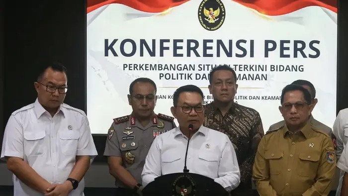 Menteri Koordinator Bidang Politik dan Keamanan (Menko Polkam) Dudung Abdurachman